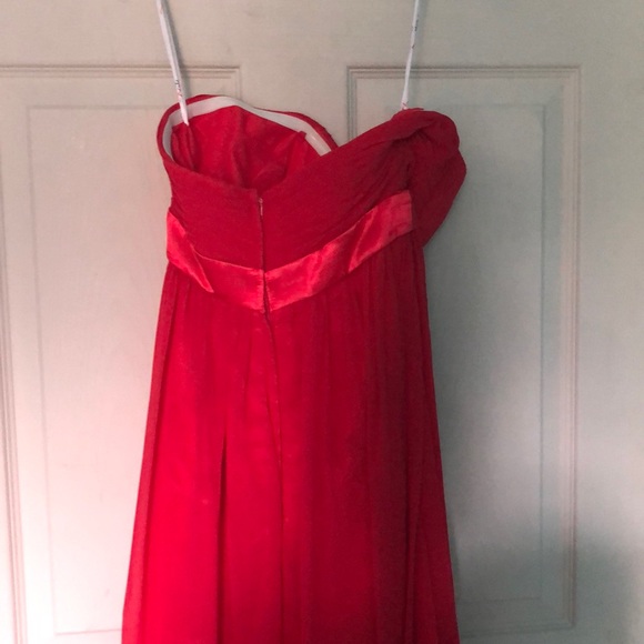 BEAUTIFUL RED PROM DRESS - Picture 5 of 5